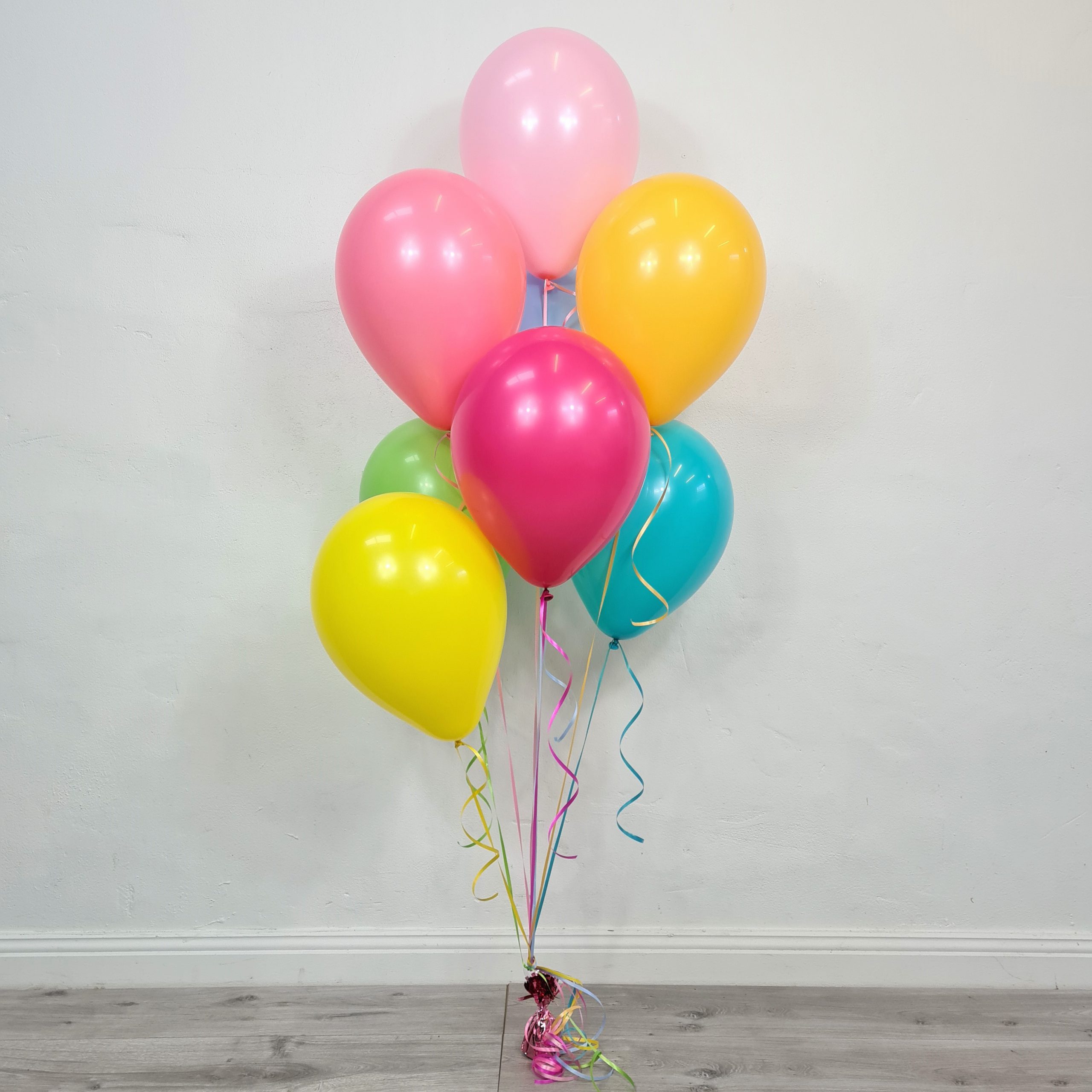30 Balloon Salute Birthday Balloon Bouquet (30 Balloons) - Balloon Delivery  by