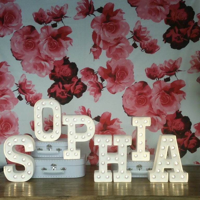 Organic Balloon Garlands Over Marquee Lights: Design Tips & Styling Inspiration  - Marquee SOPHIA