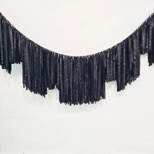 Black Streamer Garland 3m