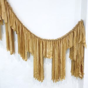 Light Brown Streamer Garland 2m