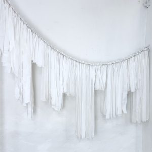 White Streamer Garland 2m
