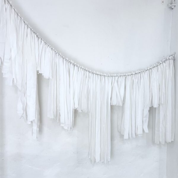 White Streamer Garland 2m