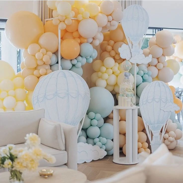 Planning a Colour-Themed Party? Start with the Balloons - BABY HARDY 🍼 Styling @elladee events Florals…