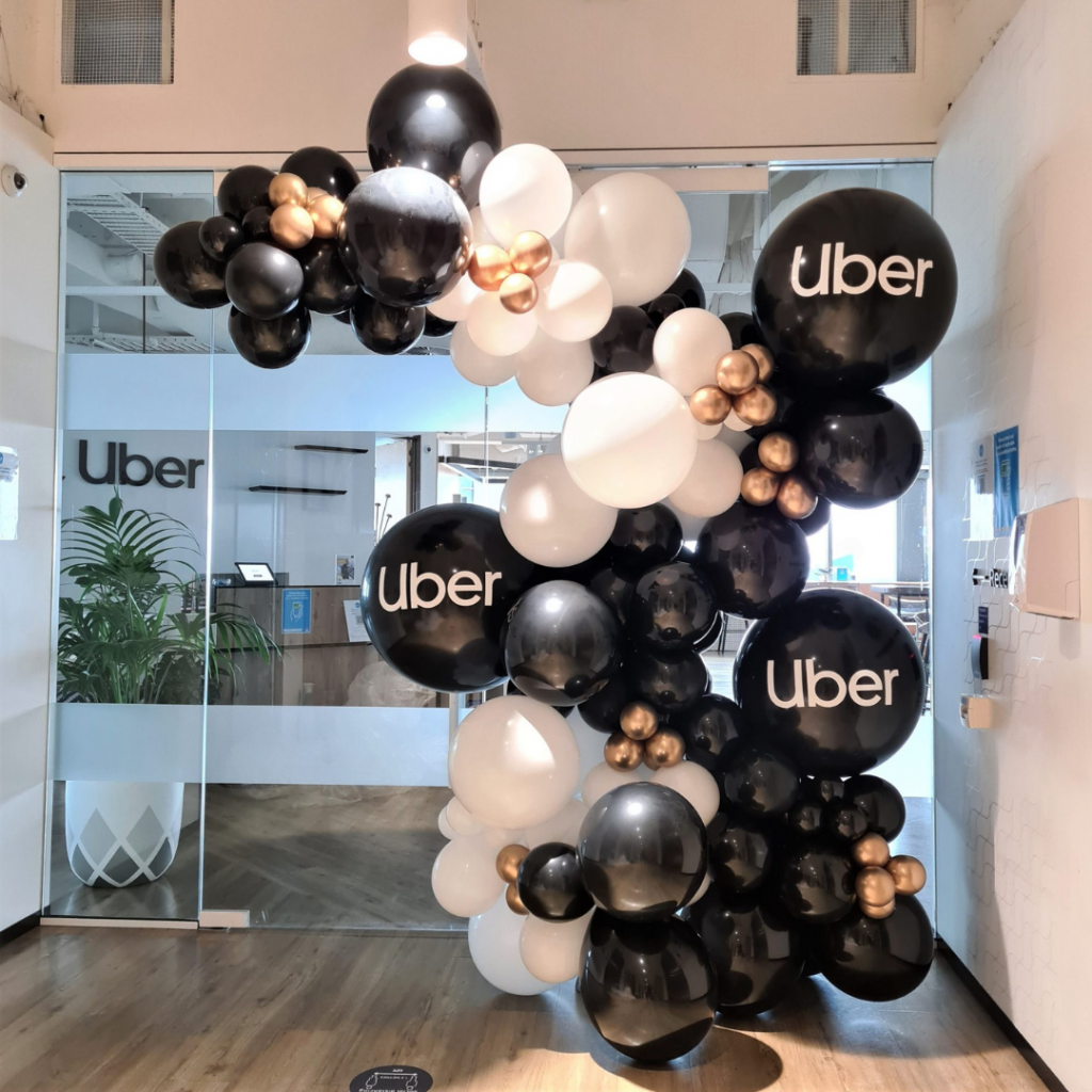 How Balloon Arches Can Shape the Flow of an Event  - 7