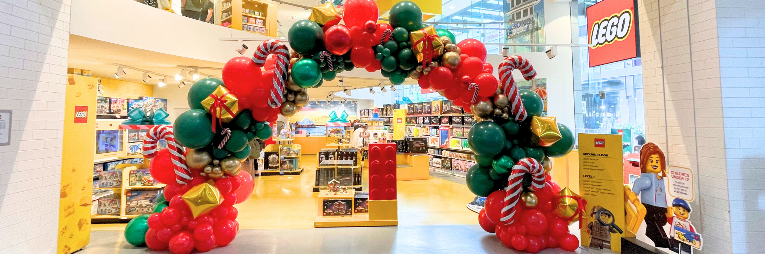 How Balloon Arches Can Shape the Flow of an Event  - Blog Heading scaled
